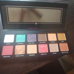 Nwt Boxycharm eye shadow pallete